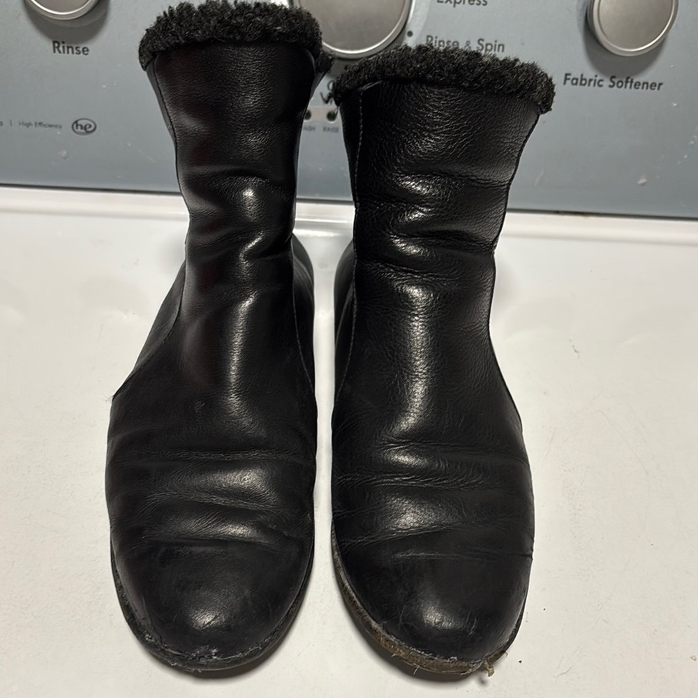 Black REAL Shearling-Lined Leather Boots size:37